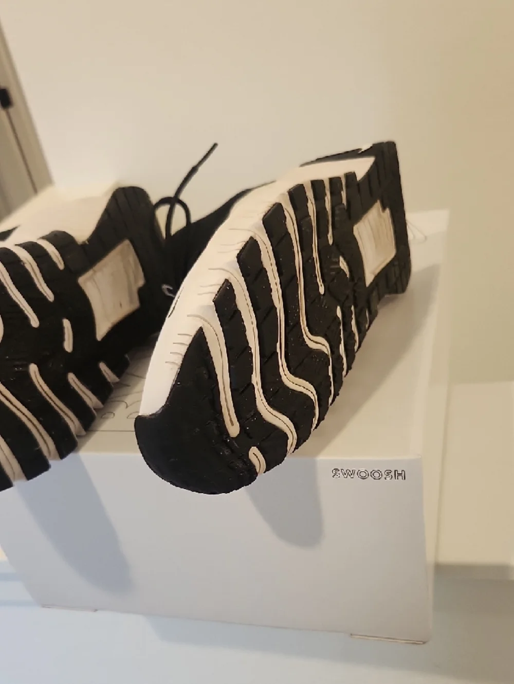 Nike White and Black Training Sneakers Custom Metcom - Picture 7 of 12